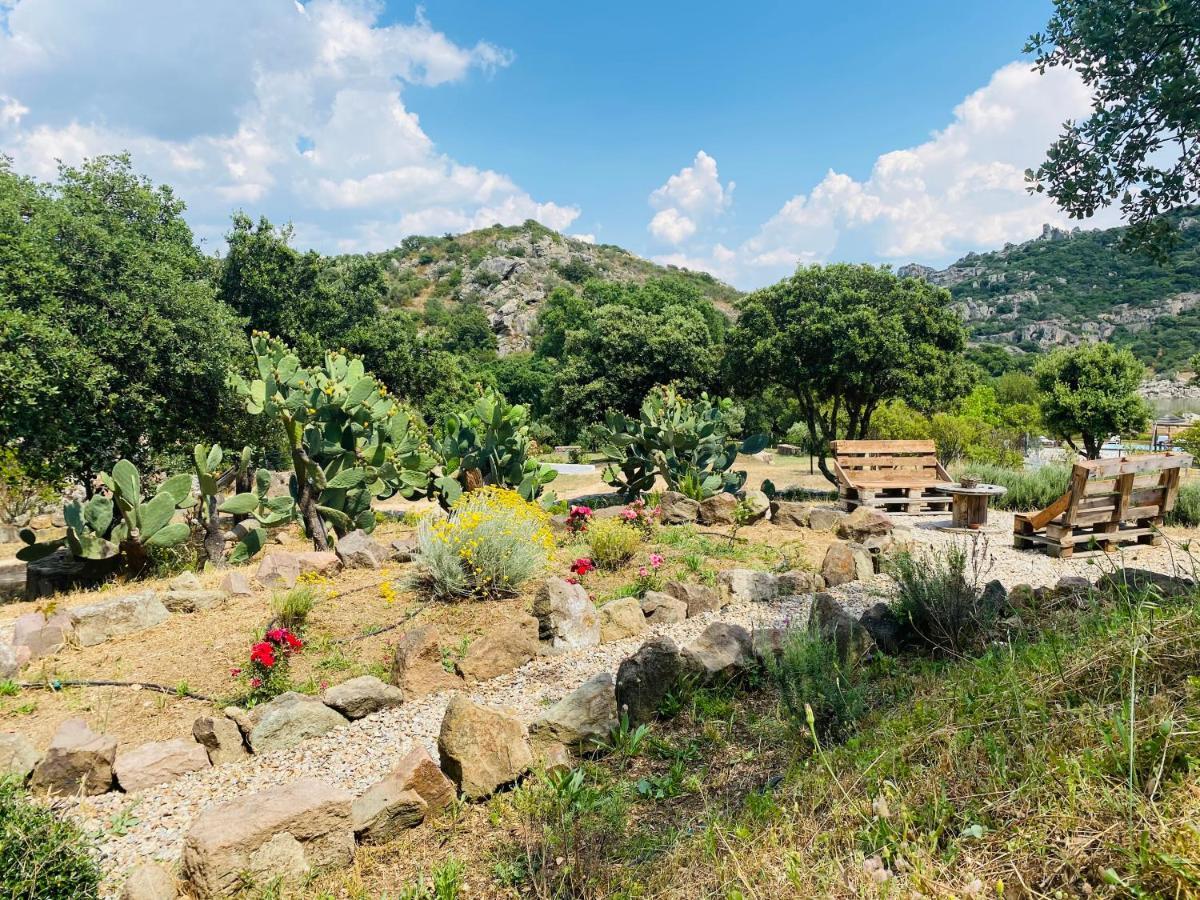 Il Nuraghe Del Lago Coghinas Oschiri Kültér fotó